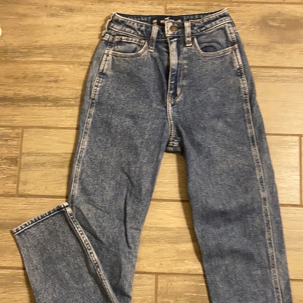 HOLLISTER Mom Jeans